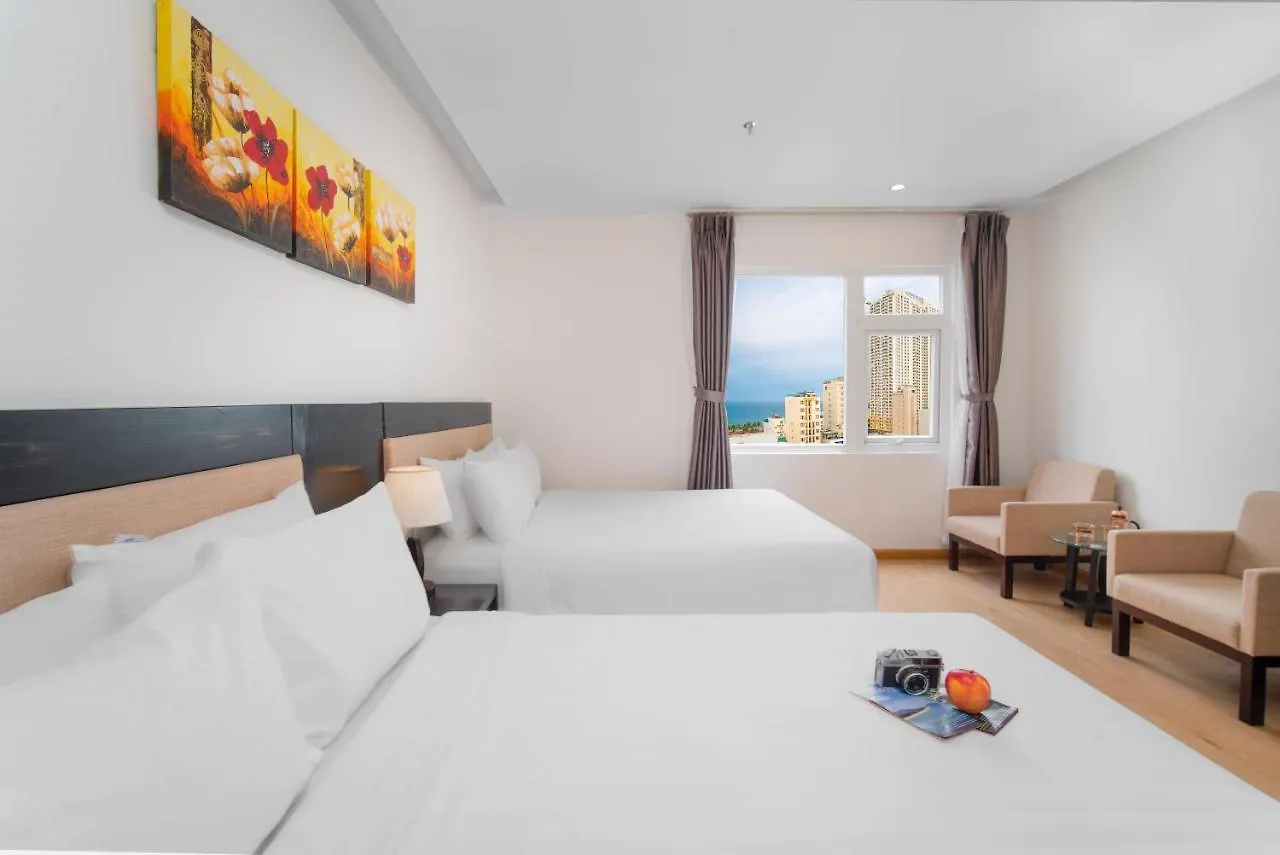 Golden Star Hotel Da Nang 4*,