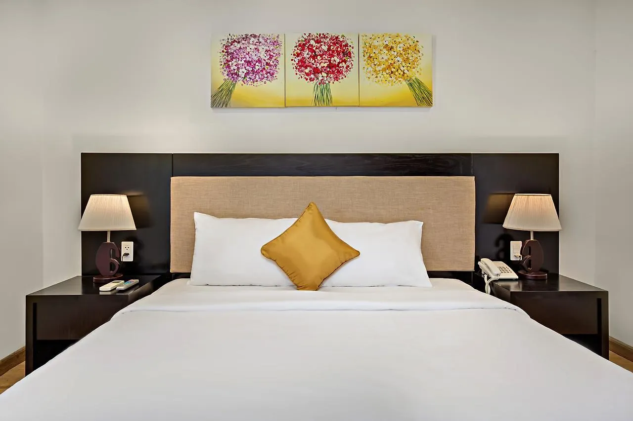 Golden Star Hotel By Thg Da Nang 4*,